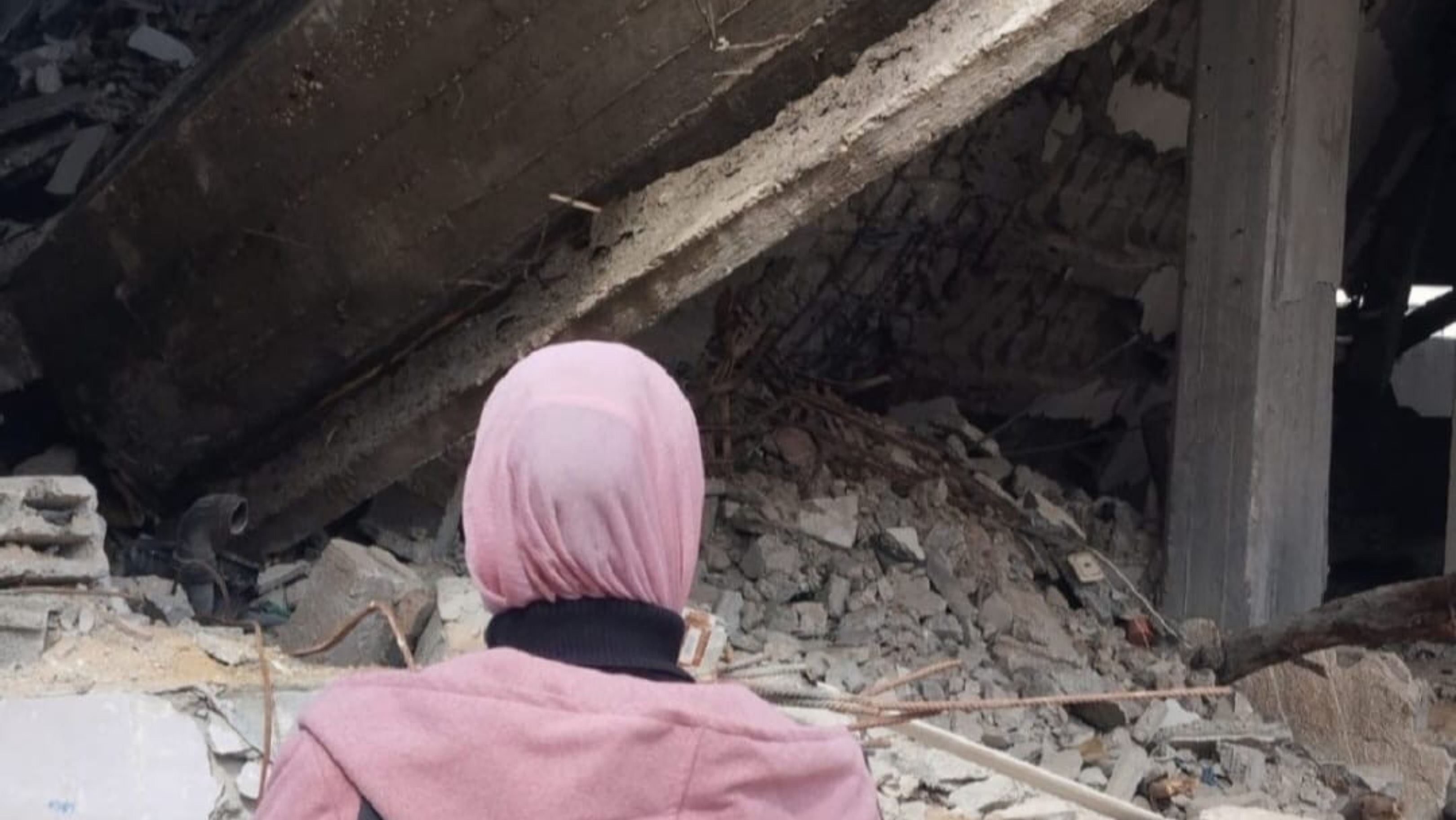 Sawsan needs help for the 9 family members