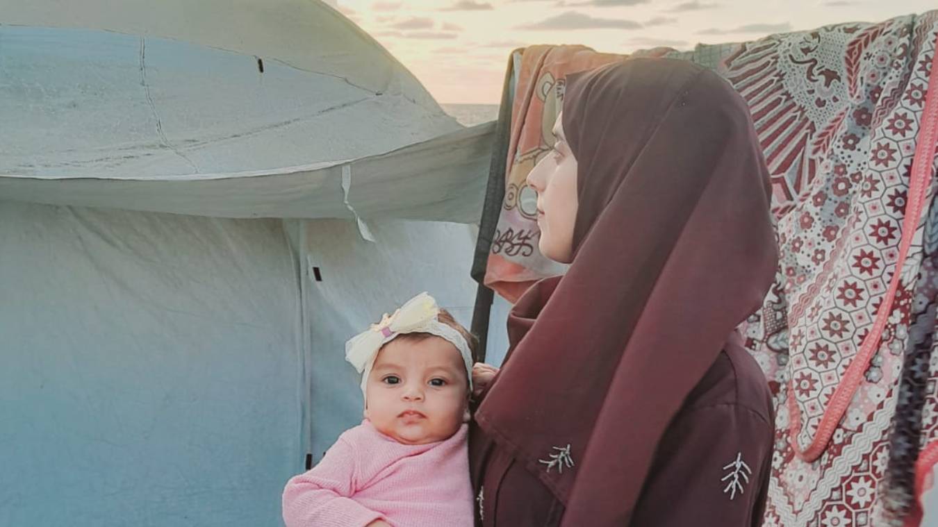 A Mother from Gaza Lost Her Home and Is Struggling to Care for Her Baby ...