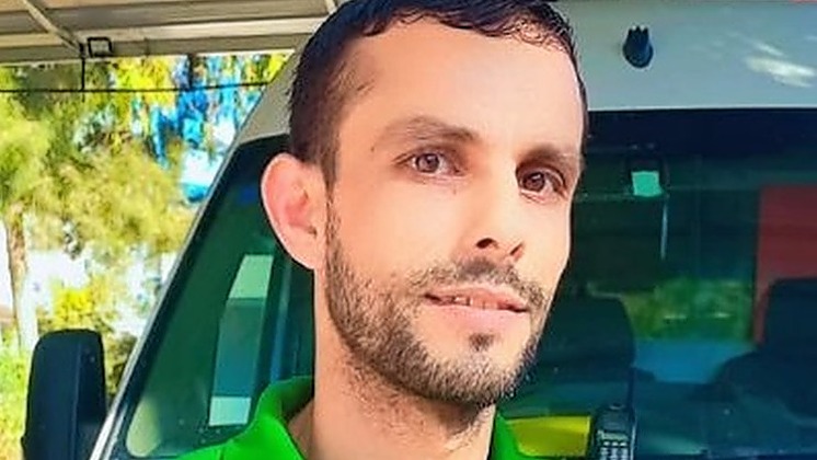 Volunteer paramedic & his family need help